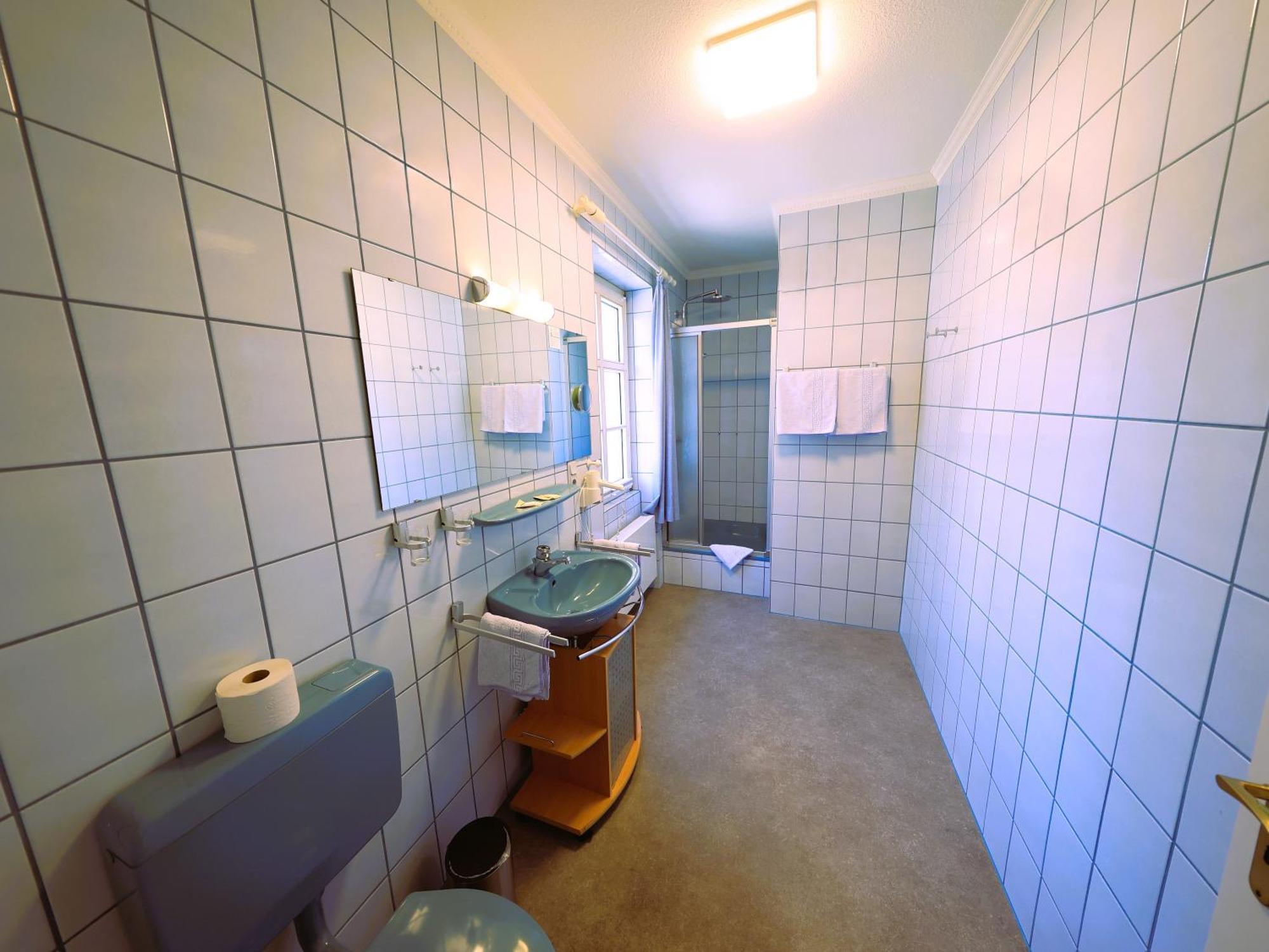 מולהיים אן דר מוזל Hotel Zur Post מראה חיצוני תמונה
