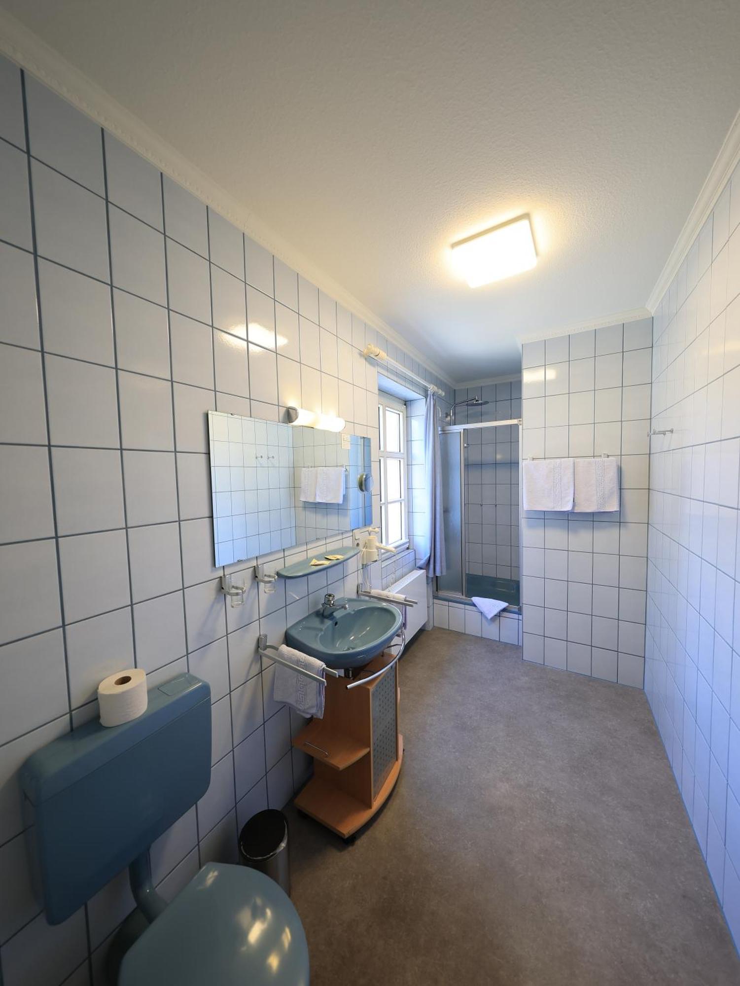 מולהיים אן דר מוזל Hotel Zur Post מראה חיצוני תמונה